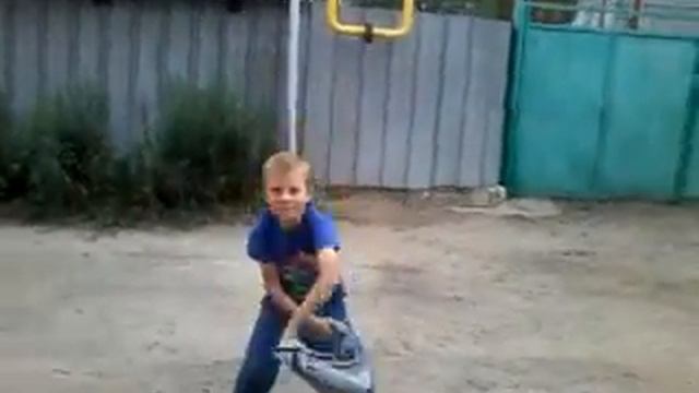 Про Артема Подзорова