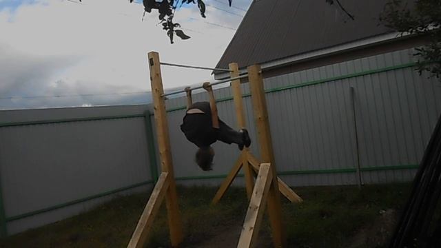 ШОКИРУЮЩИЕ ТРЮКИ НА ТУРНИКЕ|||Street Workout смотреть онлайн