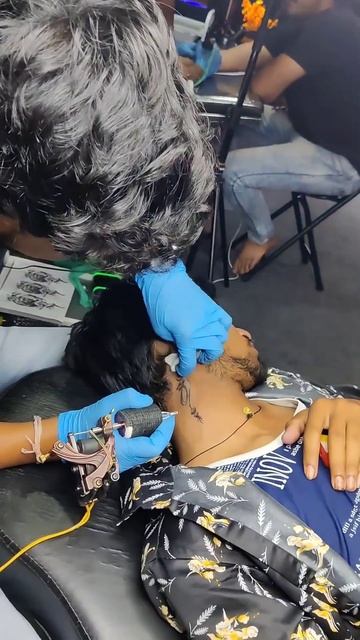 😨😨#tattoo #artistlife #artist #vairal #tattooartist #radhe #trending #painter #shortvideo #instaart смотреть онлайн