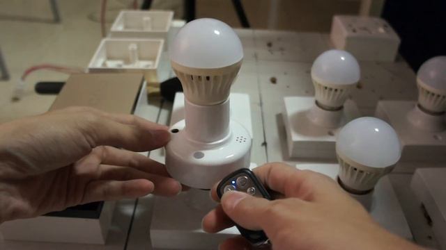 Simple smart home E27 LED light lamp Wireless remote control holder socket to use смотреть онлайн