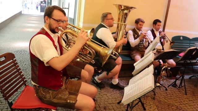 Munich Unplugged Festival vom 24.-26.05.2019: fast 60 Bands, 28 Spielstätten - 3Tage Live-Musik смотреть онлайн