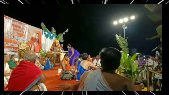 Tunga Harathi@Mantralayam смотреть онлайн