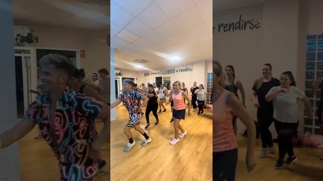 Enrique Iglesias, Maria Becerra -Así es la vida ZUMBA coreografía zumba смотреть онлайн