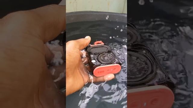 JBL GO 3 water test.. insane.. смотреть онлайн
