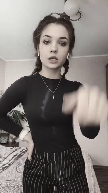У меня у одной звук в ТикТоке отстаёт ?🥴Не знаю,как снимать теперь...#рекомендации #russia #рек #D смотреть онлайн
