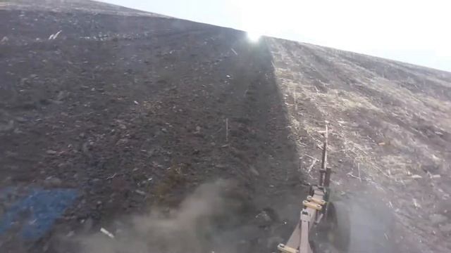 Вспашка кукурузы весной трактором МТЗ 82.1 / Plowing Of Maize By Tractor MTZ 82.1