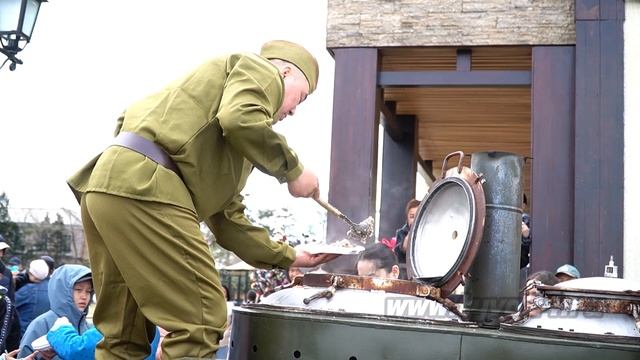Кызылчане в День Победы отведали солдатской каши