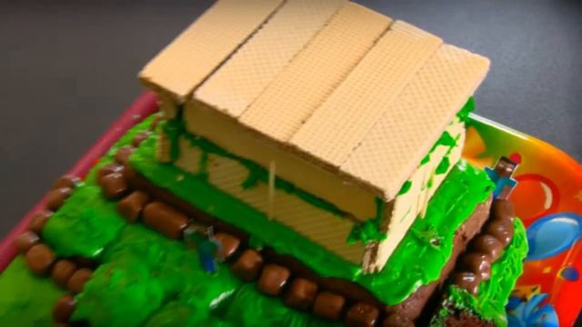 Minecraft Cake (With Herobrine!)