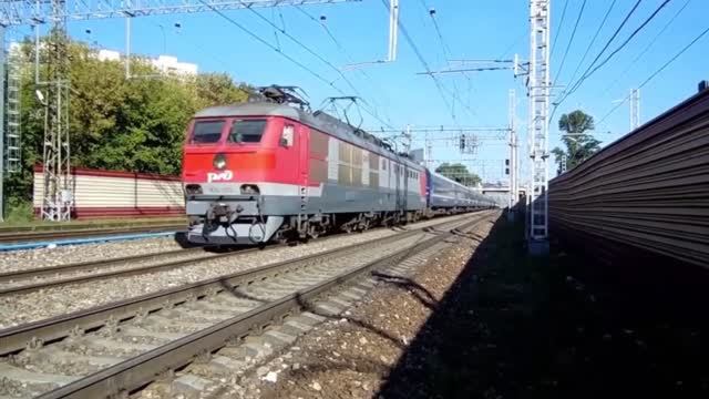 Электровоз ЧС6-013 (ТЧЭ-8) со скорым фирменным поездом "Экспресс" №003А Санкт-Петербург - Москва.