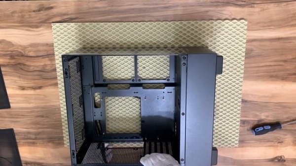 Обзор на корпус Powercase Vision Micro M (чуть душнее)