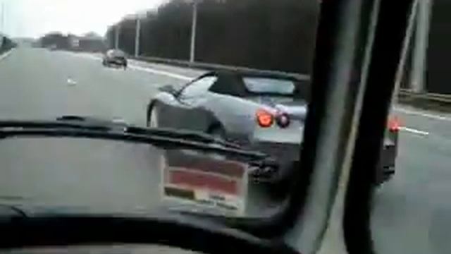 KOMBI x FERRARI смотреть онлайн