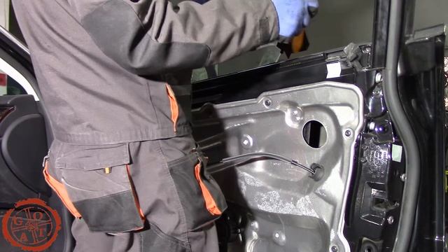 AUDI A8 Remove Door Panel and Replace Front Window(奥迪A8右前车门玻璃更换 ) смотреть онлайн