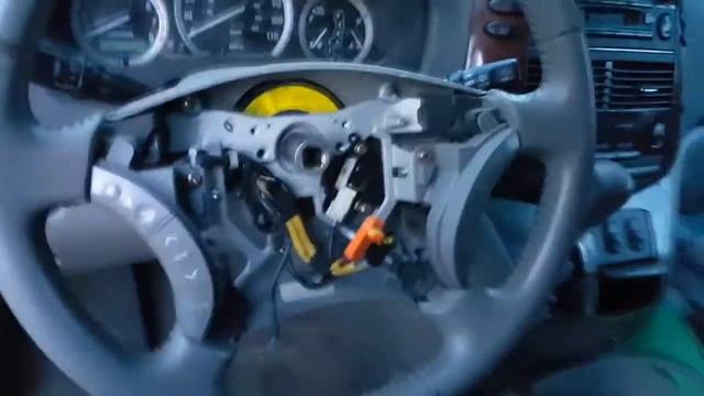 04-09 toyota Sienna Airbag Clockspring Replacement. In most cars 1995+ the job is very similar смотреть онлайн