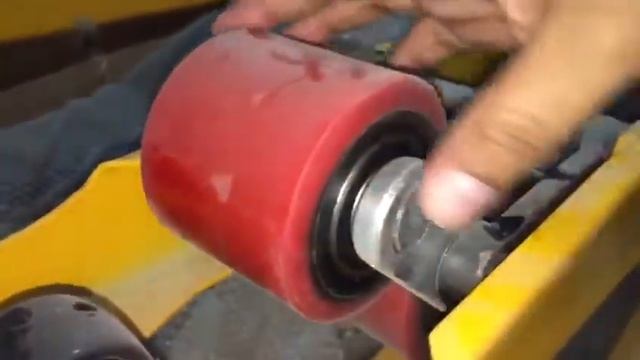 How to Change Hand Pallet Truck's Roller Wheels смотреть онлайн