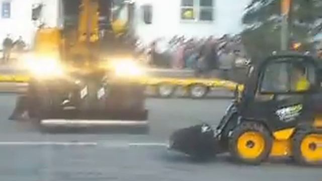 Танцующие экскаваторы JCB смотреть онлайн
