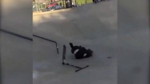 Неудачные трюки на самокате