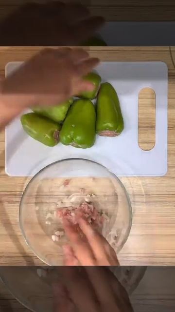 Фаршированные перцы 😋 смотреть онлайн