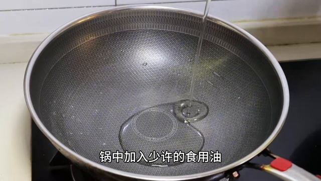 脆瓜炒虾仁口感脆嫩又好吃，大厨教你美味新做法！