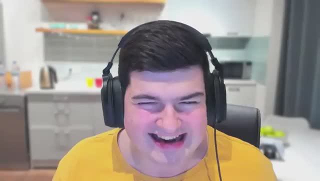 STEAM НЕПОБЕДИМ. Борьба за рынок Проблемы и успехи Steam