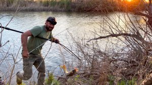 ПОШЛА ЖАРА! НАЧАЛСЯ АКТИВНЫЙ КЛЁВ САЗАНА НА ЖМЫХ! ЛОВЛЯ НА МАКУШАТНИК. Весенняя рыбалка в Астрахани