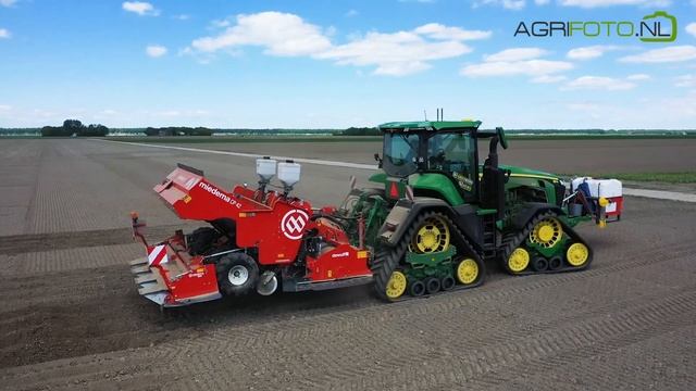 NEW John Deere 8RX 370 | First In The Netherlands | Planting Potatoes | ERF