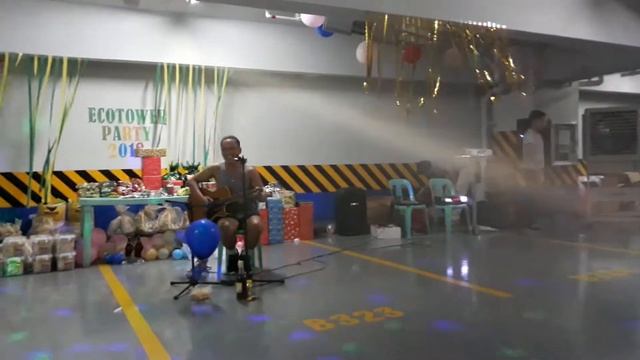 Ecochristmas Party👌 Solo Acoustic Performance ( Iris | Lips Of An Angel )