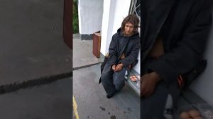 Молодые бомжи среди нас , Помогите....