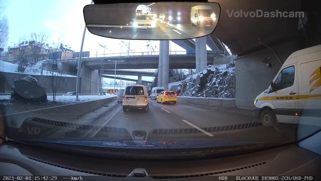Bad Drivers in Sweden #192 Winter driving - summer tyres are no good. смотреть онлайн