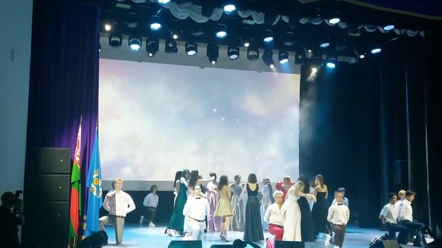 танец выпускников 2023. Лицей 2 г. Минск (четверг) смотреть онлайн