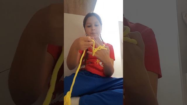 учимся плести шарф руками из плюшевых ниток смотреть онлайн