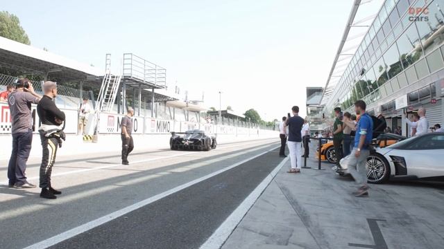 Pagani at MIMO Motor Show 2022 Track Day смотреть онлайн