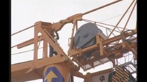 Как собирают строительные краны, которые строят жилые дома.