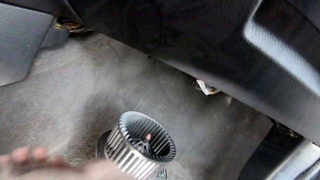 2007 328xi BMW E90 HVAC Blower Motor Removal смотреть онлайн