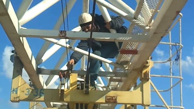 сумашедший электрик смотреть онлайн