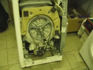 Стиральная машина не запускается, замена щёток в двигателе