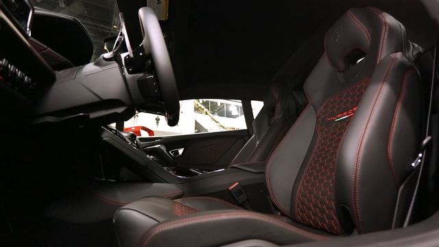 Overview of 2017 Lamborghini Huracán LP580-2 RWD COUPE смотреть онлайн