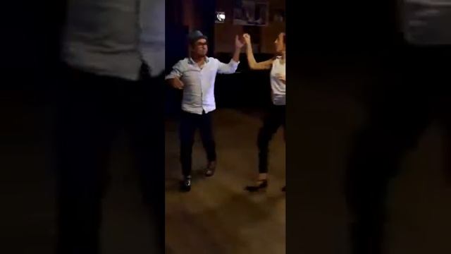 Figura de Salsa Cubana (Casino) enchufla con paseo смотреть онлайн