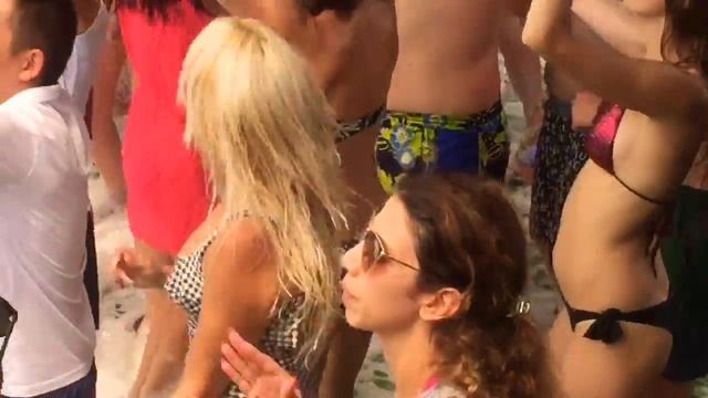 День второй🌊☀️Турецкое пати на корабле🚢 Россия жжёт по Турецки😅☀️ смотреть онлайн