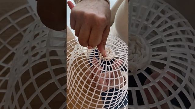 Прежда Рафия - Raffia - изработка на слънцезащитна шапка с пластмасова основа - Александър ЕООД