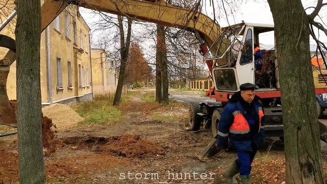 Экскаватор ЭО-3323А в работе Old russian excavator EО-3323А at work смотреть онлайн