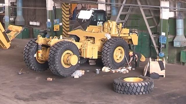 Самосвалы Cat на СГОКе смотреть онлайн