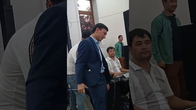 Ulugʻbek Shomurodov opa meni yoʻqlab keling (toʻyda jonli ijro) смотреть онлайн