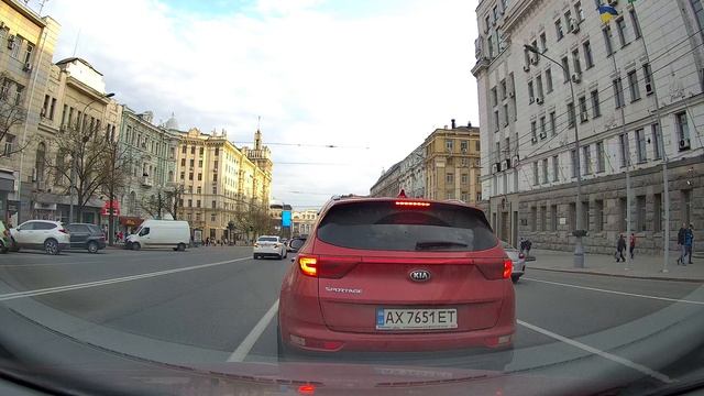 Переход дороги в неположенном месте. Что в голове? смотреть онлайн