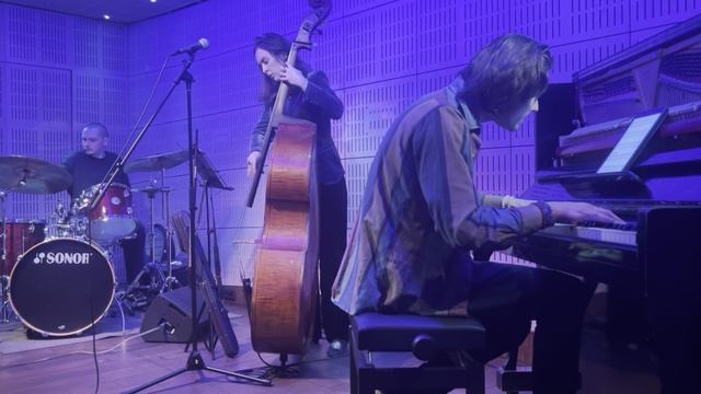 Jazzhouse trio — For Nelly