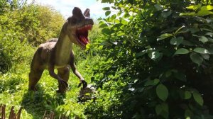 Синий трактор и настоящие динозавры