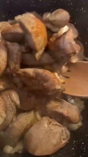 Chicken Liver With Onion And Garlic Куриная печень с луком и чесноком