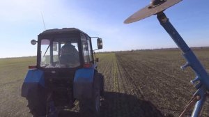 Вносим селитру сеялкой! Середина февраля! МТЗ-892.