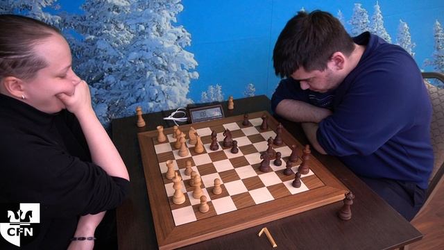 GM V. Gunina (2353) vs IM R. Makarian (2419). Chess Fight Night. CFN. Blitz смотреть онлайн