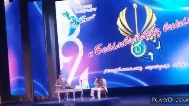 Медет пен Айнабектің айтысы #айтыс2019 смотреть онлайн