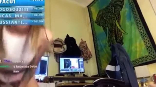 Her shorts are a bit loose смотреть онлайн